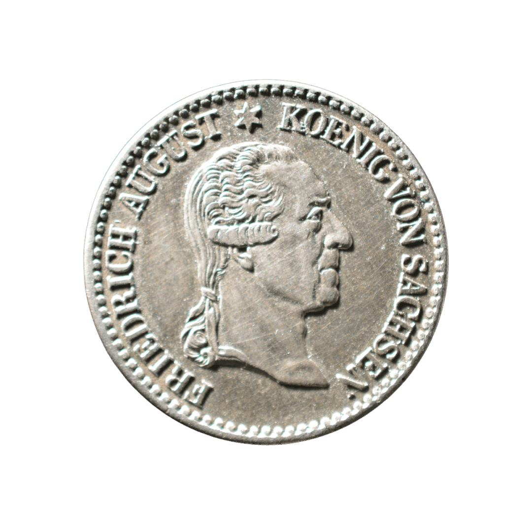 Назва:
1/6 талера 1827 «Пам’яті Фрідріха Августа I», Королівство Саксонія

Короткий опис:
Срібна пам’ятна монета Королівства Саксонія номіналом 1/6 талера, викарбувана після смерті короля Фрідріха Августа I. На реверсі розміщено напис «VOLLENDET D. 5 MAI 1827» («Звершив свій земний шлях 5 травня 1827 року») та посилання на Псалом 91:14–16, обрамлені лавровим вінком.

Характеристики:

* Номінал: 1/6 талера
* Рік: 1827
* Країна: Королівство Саксонія
* Правитель: Фрідріх Август I
* Монетний двір: Дрезден (позначка S)
* Метал: срібло
* Проба: 521
* Вага: 5,345 г
* Діаметр: 22 мм
* Гурт: гладкий
* Тираж: 48 000 екземплярів