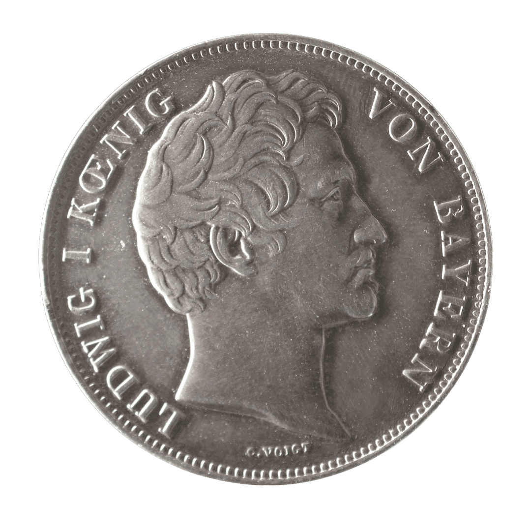 1 Geschichtstaler, 1839, Ludwig I.] МД — München (без знака) ✅
— Страна: Королевство Бавария (Kingdom of Bavaria, German States)
— Номинал: 1 Thaler (Geschichtstaler)
— Год: 1839
— Правитель: Ludwig I (Ludwig I), König von Bayern (1825–1848)
— Материал: Серебро 900/1000 (0.900)
— Вес: ~29.5 г (стандарт для баварского талера того периода)
— Диаметр: ~38–39 мм
— Монетный двор: München (Мюнхен)
— Тираж: Не указан точно в доступных источниках (коммеморативный, ограниченный выпуск)
На что обратить внимание:
Коммеморативная монета в честь открытия/возведения конной статуи (Reitersäule) курфюрста Максимилиана I в Мюнхене по инициативе короля Людвига I. Реверс изображает статую курфюрста на коне. Это часть серии Geschichtstaler Людвига I, посвященных важным событиям и памятникам Баварии. .