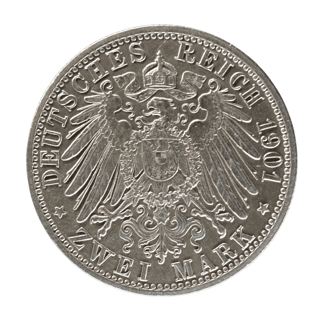 2 марки, Саксен-Майнінген, 1901

Характеристики:

* Країна: Німецька імперія, герцогство Саксен-Майнінген
* Правитель: Георг II (Georg II)
* Номінал: 2 марки
* Рік: 1901
* Монетний двір: Мюнхен (D)
* Метал: срібло (900)
* Маса: 11,11 г
* Діаметр: 28 мм
* Гурт: рубчастий
* Тираж: 20 000 шт.🔥

Опис:
Срібна пам’ятна монета номіналом 2 марки, викарбувана 1901 року з нагоди 75-річчя герцога Георга II, яке відзначалося 2 квітня 1901 року.

На аверсі зображено погрудний портрет герцога Георга II праворуч. Навколо напис: GEORG II HERZOG V. SACHSEN-MEININGEN («Георг II, герцог Саксен-Майнінгенський»).

На реверсі зображено імперського двоголового орла Німецької імперії. По колу напис: DEUTSCHES REICH 1901 · ZWEI MARK («Німецька імперія. 1901. Дві марки»).

Монета належить до пам’ятних випусків німецьких держав періоду Німецької імперії. Вона присвячена 75-річному ювілею герцога Георга II та була викарбувана обмеженим тиражем у 20 000 екземплярів.

⸻ — фото 2