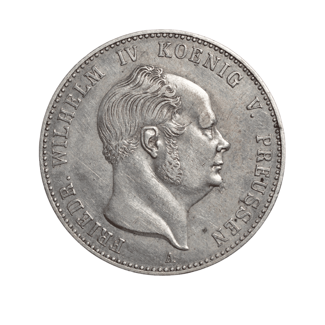 1 гульден 1852 — Гогенцоллерн

Опис:
Срібна оборотна монета 1852 року, випущена для Гогенцоллерна після переходу цієї території під владу Пруссії. На аверсі — портрет короля Пруссії Фрідріха Вільгельма IV, на реверсі — номінал і дата в дубовому вінку. Numista


Характеристики:
Держава: Гогенцоллерн, під владою Пруссії
Правитель: Фрідріх Вільгельм IV
Рік: 1852
Номінал: 1 гульден
Метал: срібло (900 проба)
Вага: 10,6 г
Діаметр: 31 мм
Монетний двір: Берлін
Монетний знак: A
Тираж: 50 470 шт.
Гурт: рубчастий
Напис: FRIEDR. WILHELM IV KOENIG V. PREUSSEN (Фрідріх Вільгельм IV, король Пруссії)
Реверс: 1 GULDEN 24½ E.F.M. 1852


Примітка:
Нечаста монета. Тираж — 50 470 екземплярів.