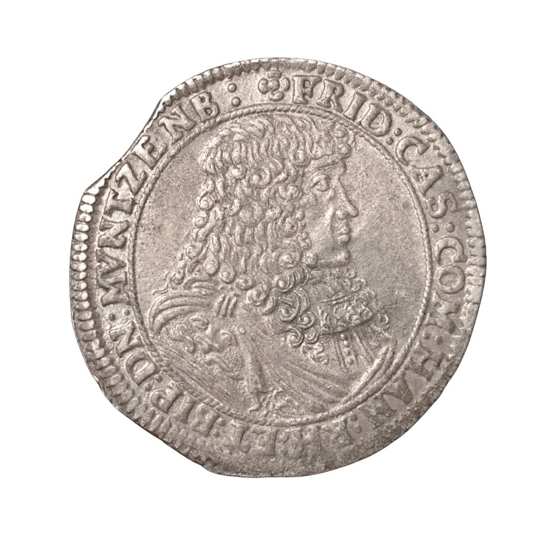 Индекс редкости Numista: 97

1 гульден (60 крейцерів) 1675 SM — Фрідріх Казимир
RR!!!!🔥🔥
Характеристик
Номінал: 1 гульден = 60 крейцерів = 2/3 талера
Рік: 1675
Країна (держава-емітент): Графство Ганау-Ліхтенберг (Grafschaft Hanau-Lichtenberg). Саме так цей тип класифікує Numista для Suchier 496 / KM#71.5.
Правитель: Фрідріх Казимир (Friedrich Casimir), 1641–1685
Монетний двір: Ганау
Мінцмейстер: Sebastian Müller
Позначка мінцмейстера: S–M
Метал: срібло
Проба: Недостатньо даних для достовірного визначення. Інформацію необхідно перевірити.
Вага: стандарт типу 18,45 г; відомі аукціонні екземпляри 1675 року важать приблизно 19,26–19,34 г.
Діаметр: близько 36 мм.
Товщина: Недостатньо даних для достовірного визначення. Інформацію необхідно перевірити.
Орієнтація штемпелів: Недостатньо даних для достовірного визначення. Інформацію необхідно перевірити.
Гурт: Недостатньо даних для достовірного визначення. Інформацію необхідно перевірити.
Тираж: Недостатньо даних для достовірного визначення. Інформацію необхідно перевірити.
Рідкість: тип нечастий; у високому стані Künker зазначав «Selten in dieser Erhaltung».
Каталожні номери: Krause KM#71.5; Davenport 547; Suchier 496; Engel & Lehr 144; Numista N#200278.
Різновид: 1675 SM, Suchier 496. Для 1675 року існує кілька різновидів гульдена, але саме цей портретно-гербовий тип відповідає Suchier 496 / KM#71.5.
Аверс: погруддя Фрідріха Казимира вправо; легенда з титулатурою графа Ганау, Ринека, Бічу та володаря Мюнценберга.
Реверс: коронований багатопільний герб; дата 16–75 розділена гербом; унизу S–M і номінал 60.
Стан збереження (за фото): приблизно XF- / VF+ (fast vorzüglich / sehr schön+).