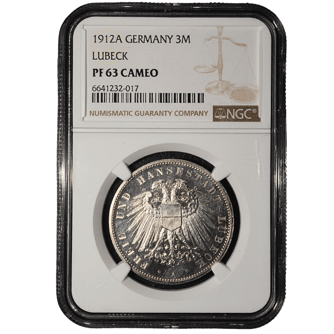 Germany - Empire Lubeck 3 Mark 1908 A NGC PF63 Cameo

Название:
3 марки 1912 A — Любек, NGC PF 63 CAMEO

Описание:
Серебряная монета Вольного и ганзейского города Любека номиналом 3 марки, 1912 года, в специальном исполнении Proof. На аверсе — герб Любека и надпись «FREIE UND HANSESTADT LÜBECK», на реверсе — имперский орёл и номинал.

Характеристики:

* Держава: Німецька імперія
* Територія: Вільне та ганзейське місто Любек
* Номінал: 3 марки
* Рік: 1912
* Монетний двір: Берлін, A
* Метал: срібло (900 проба)
* Вага: 16,67 г
* Діаметр: 33 мм
* Тираж звичайного карбування: 34 000 шт.
* Виконання: Proof (PP)
* Грейдинг: NGC PF 63 CAMEO
* Напис: FREIE UND HANSESTADT LÜBECK (Вільне та ганзейське місто Любек)
* Напис на гурті: GOTT MIT UNS (Бог з нами)

Примітка:
Випуск Proof значно рідкісніший за звичайне карбування 1912 року. Точний тираж Proof у перевірених каталогах не зазначений. Монети 1912 року в PP регулярно з’являються на великих німецьких аукціонах.  

Щодо саме NGC PF 63 CAMEO: у відкритих результатах я не знайшов достовірної статистики NGC Population саме для номера 6641232-017, тому кількість таких екземплярів у PF63 CAMEO вигадувати не буду. Для сравнения, в одном из аукционных предложений 2026 года экземпляр Lübeck 3 Mark 1912 A NGC PF64 описан как имеющий только 5 монет в более высоких градах. Это показывает, что высокие NGC-грады у этого выпуска встречаются редко.